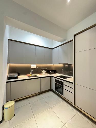 Opus suite residence - Tap to explore photos