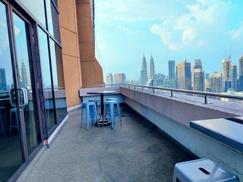 Duplex Penthouse-Lower Floor at times square - Tap to explore photos