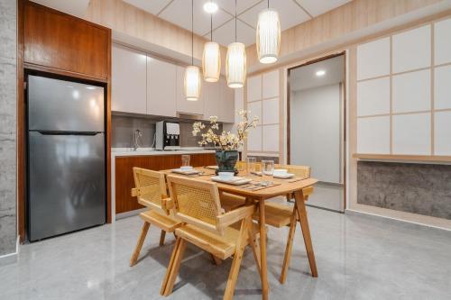 Japandi 1BR Agile Bukit Bintang by RumaBnB - Tap to explore photos