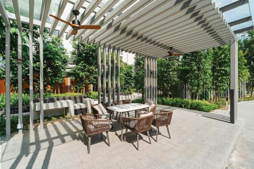 Japandi 1BR Agile Bukit Bintang by RumaBnB - Tap to explore photos