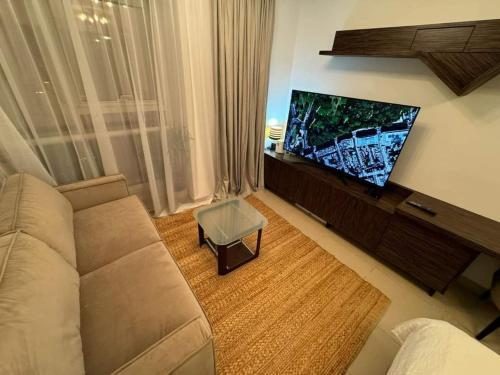Stunning Apartment - High Floor - Canal View - Tap to explore photos