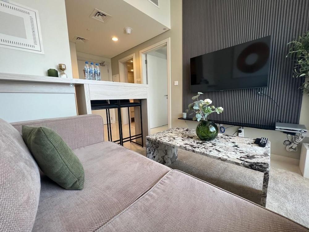 Exquisite 1BR with Burj Khalifa view - Tap to explore photos