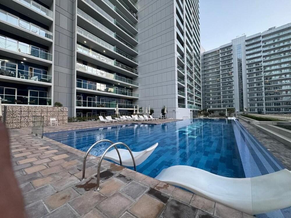 Exquisite 1BR with Burj Khalifa view