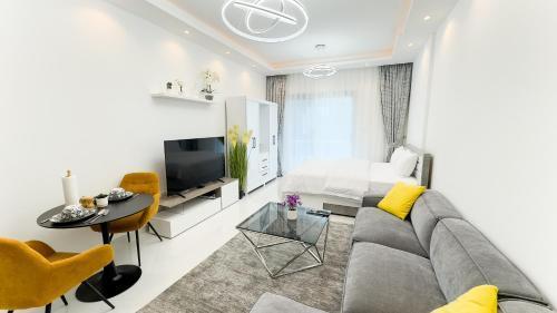 Dubai Marina - Cozy Studio Apartment - Tap to explore photos