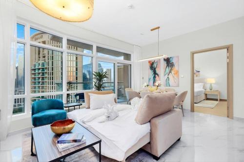 FIRST CLASS 1BR Modern Downtown Oasis - Tap to explore photos