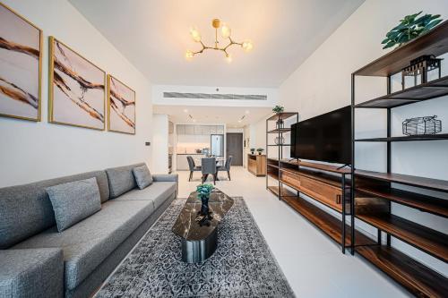 Stunning 1 bedroom sea view apartment - Tap to explore photos