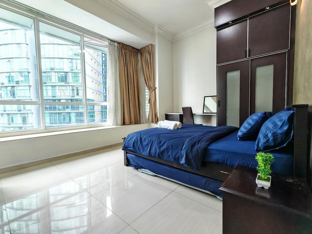 Parkview Serviced Apartment Room Type - Comfort Studio Suite, City View