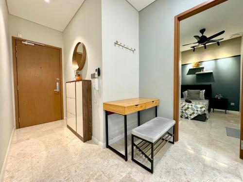 Sky Suites Deluxe 3BR Suite at KLCC - Tap to explore photos