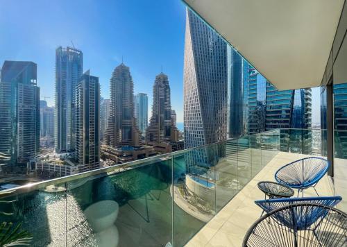 Livbnb - 2BR Apartment with Breathtaking Marina View - Tap to explore photos