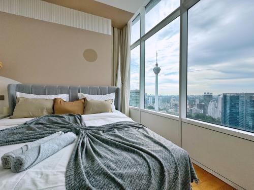 Sky Suites Upper 3BR Suite at KLCC