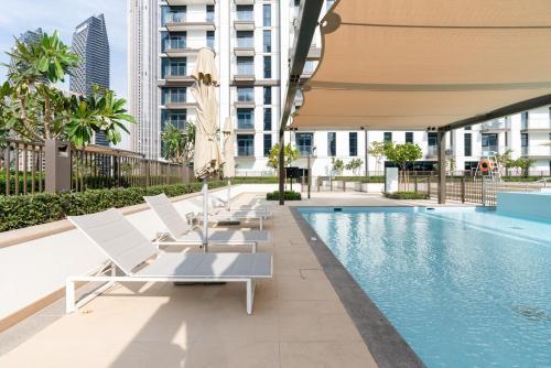 1BR Iconic Burj Khalifa View Downtown Dubai