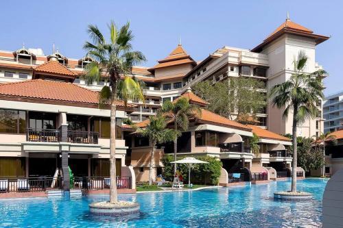 Palm Jumeirah Studio Sea View Royal Amwaj - Tap to explore photos