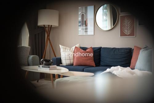 Luxurious Fully Equipped Unit in Marina Gate - Tap to explore photos