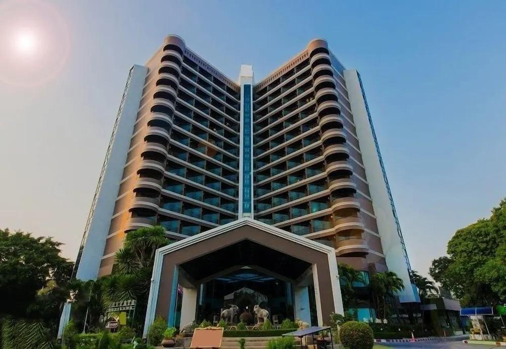 First Pacific Cirrus Hotel - Tap to explore photos