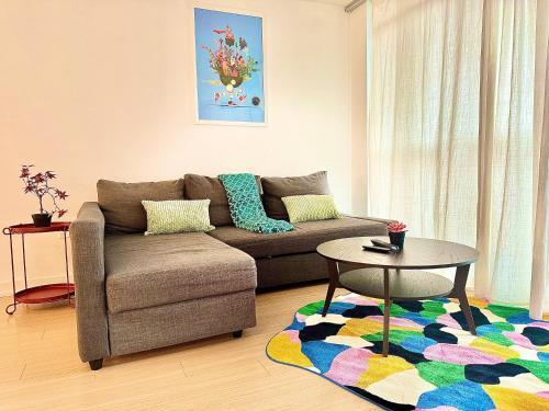 Lush Condo By CNTower - Free Parking - Tap to explore photos