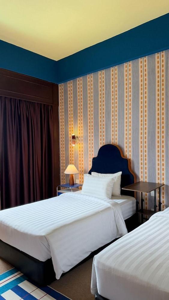 The Très Hotel Room Type - Deluxe Twin Room