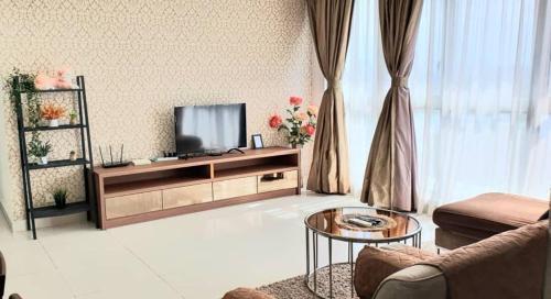 Regalia Suites with Infinity Pool KL by Cozy Homes - Tap to explore photos