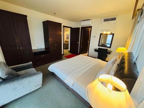 TWO BEDROOM SUITES at TIMES SQUARE KL