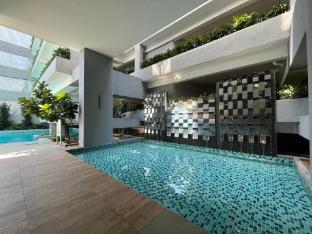 Neu Suites By Awesomestay - Tap to explore photos