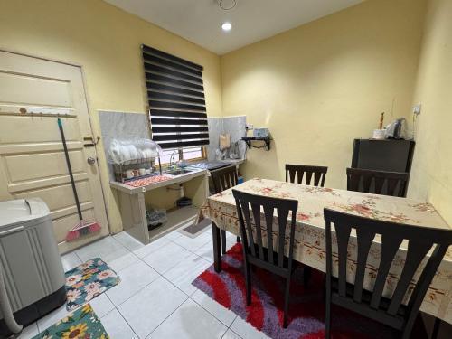CHILY GUESTHOUSE LANGKAWI - Tap to explore photos