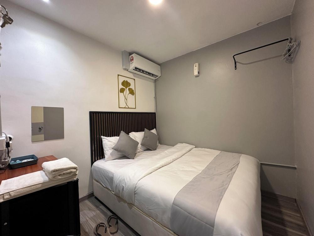 SS Grey House Room Type - Standard Double Room