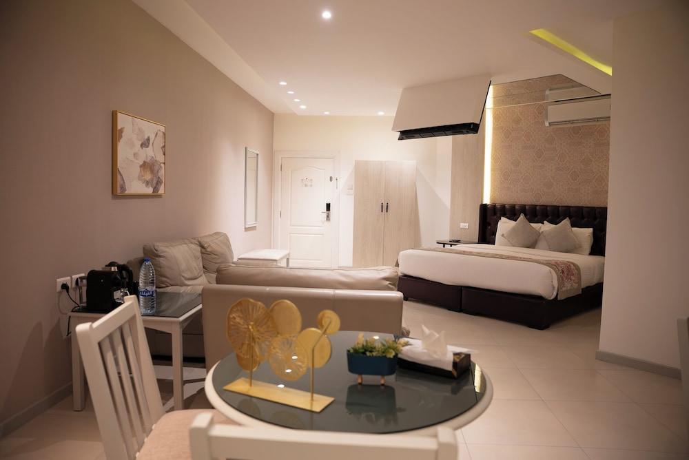 Amman West Luxury Hotel Room Type - Superior Suite
