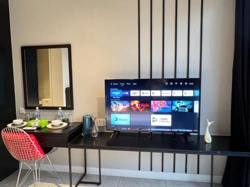 Axon suites Bukit bintang Rooftop Swimming pool - Tap to explore photos