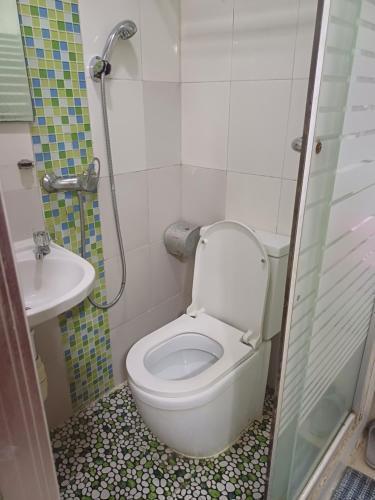 United Cooperate GUEST HOUSE - Tap to explore photos