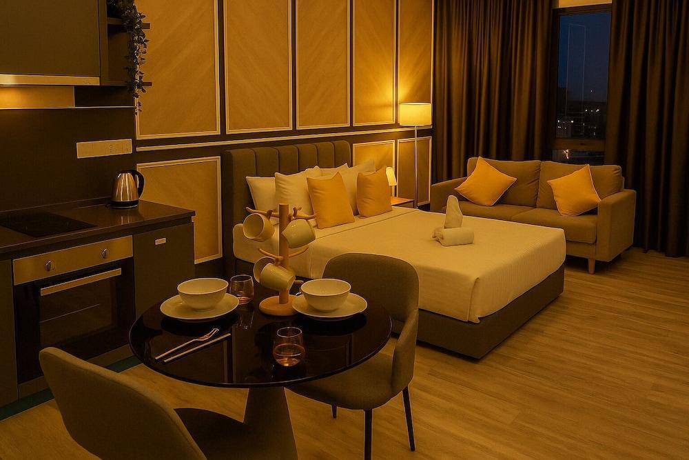 Millerz Square by Tido Tido Room Type - Deluxe Studio, 1 Queen Bed, City View