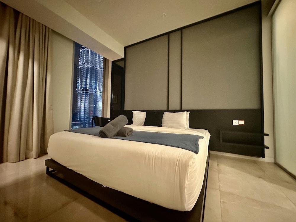 Tropicana The Residence by KLCC Room Type - 1 Bedroom Deluxe Suite Twin Tower KLCC View Tropicana The Residence by KLCC Room Type - 1 Bedroom Deluxe Suite Twin Tower KLCC View