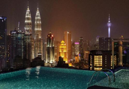 Expressionz Kuala Lumpur Room Type - Deluxe King Studio with Twin Tower View