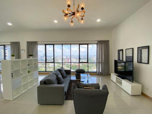 KL Gateway Penthouse by Cobnb - 10Pax - Tap to explore photos