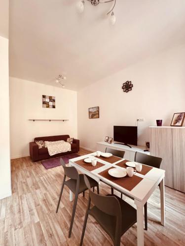 Arbes 12 Room Type - One-Bedroom Apartment Arbes 12 Room Type - One-Bedroom Apartment