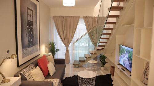 Desert Rose Apartment- Masdar City - Tap to explore photos
