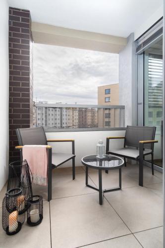 Prague Days - Studio with Balcony in quiet and trendy Holešovice - Tap to explore photos