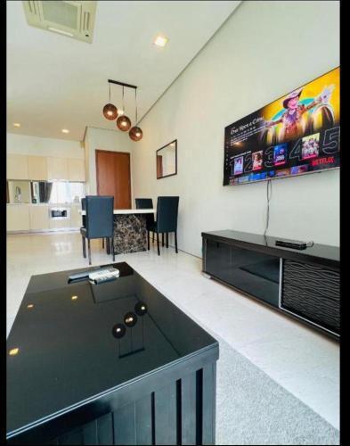 Soho Suites KLCC By M&T 2 Bedrooms Apartment - Tap to explore photos
