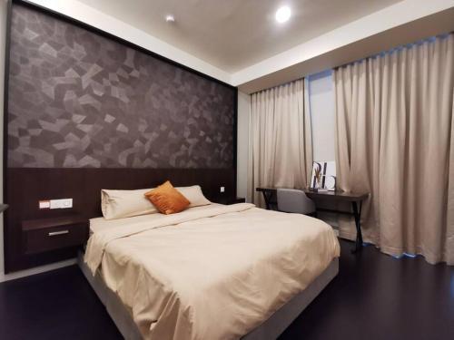 Tropicana The Residences KLCC by Rverse Suite - Tap to explore photos