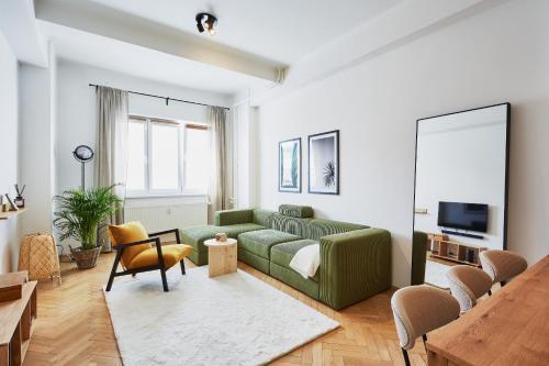 Luxury riverside apartment - Tap to explore photos
