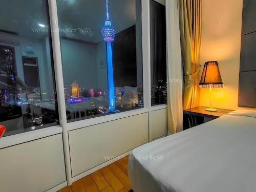 Vortex Klcc Penthouse Twins Tower View - Tap to explore photos