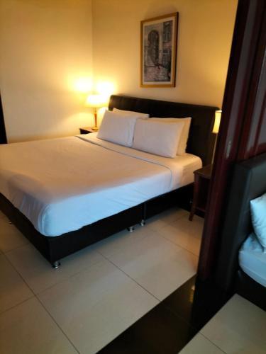 Bukit Bintang Service Suite at Times Square - Tap to explore photos