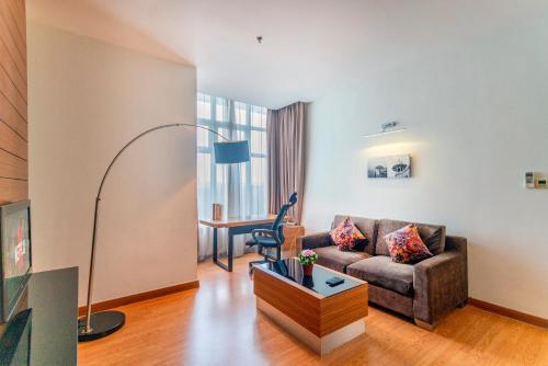 Dua Sentral 2km to KL Sentral Room Type - Two-Bedroom Suite with Bathtub Dua Sentral 2km to KL Sentral Room Type - Two-Bedroom Suite with Bathtub