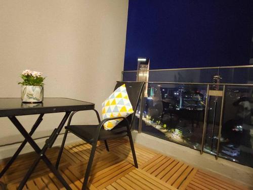 MyCrib19*The Robertson KL - Bukit Bintang Pavilion - Tap to explore photos