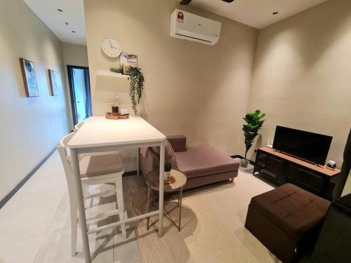 Homeaway 2R1B 10 mins to KLCC - Tap to explore photos