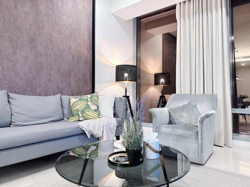 Tropicana The Residence Onebedroom suite by VVHOMESTAY - Tap to explore photos