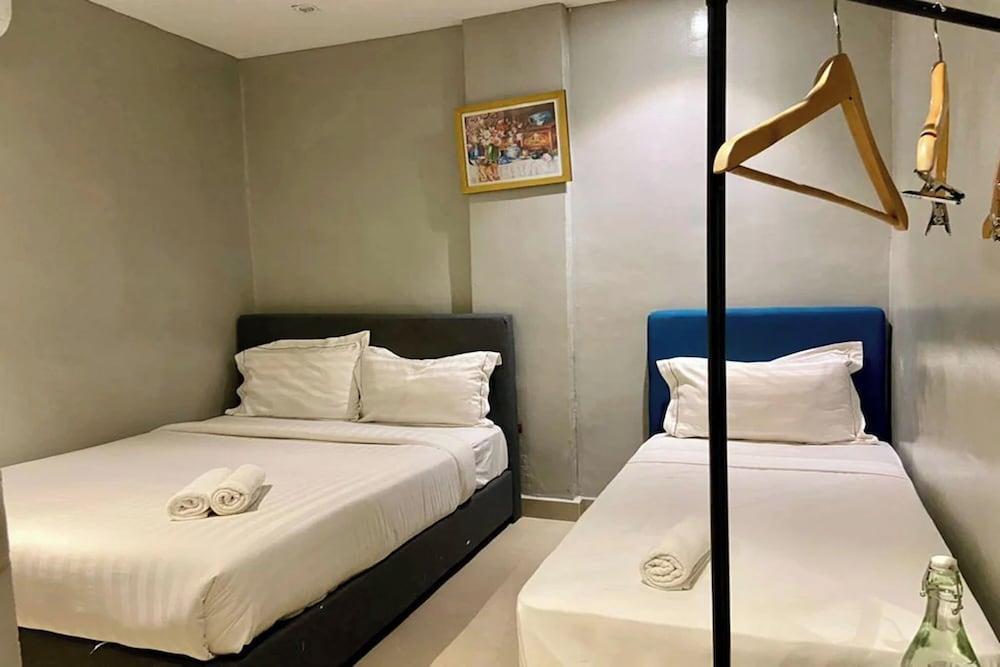 Hotel Dlima House Bukit Bintang Room Type - Triple Room