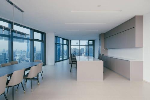 NEW! Eaton Infinity SKY POOL KLCC view Pavilion
