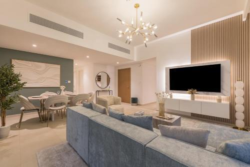 3BR and maids Burj Khalifa and Fountain View for 8 guests - Tap to explore photos