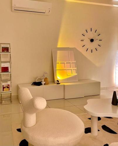 AW Duplex ARTE MONT KIARA - Tap to explore photos