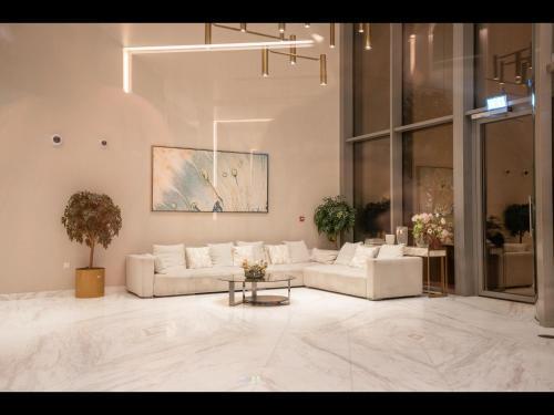 CH Skyline Retreat - Cozy 1BR Apt With Burj Khalifa and Fountain Views - Tap to explore photos