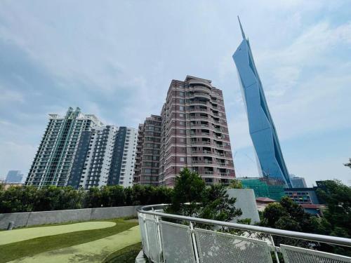 The Robertson Bukit Bintang by DeUrban
